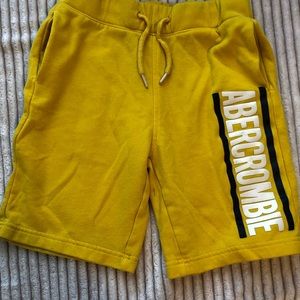 Boys Abercrombie shorts. Size 9/10.